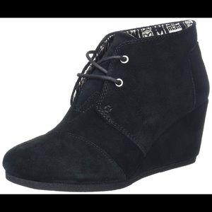 *** LAST CHANCE*** Toms suede kala wedge bootie